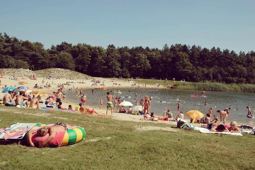 Sfeervol Chalet In Het Bos Нюнспет Экстерьер фото
